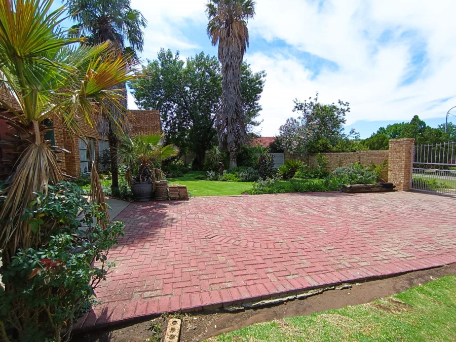 4 Bedroom Property for Sale in Morewag Free State